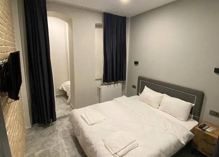 Rezo Aparthotel 3*